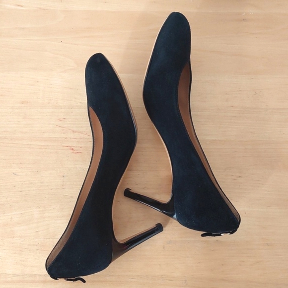 Salvatore Ferragamo black suede pumps - Picture 7 of 16